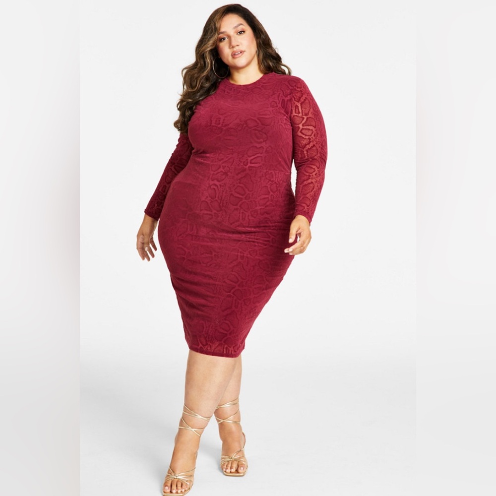 NINA PARKER
EMBOSSED LONG BODYCON DRESS